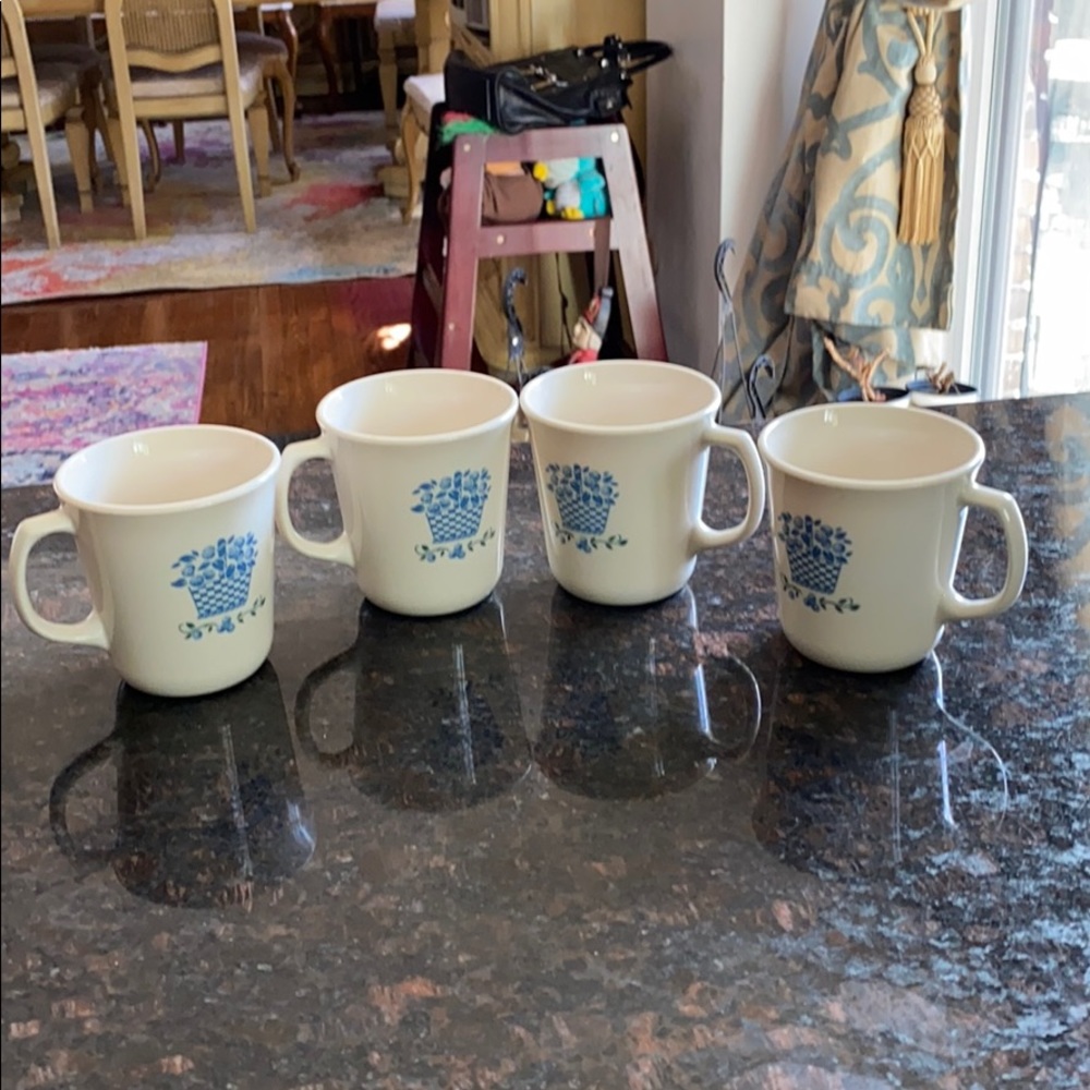 4 Corelle Blueberry Bouquet 8 oz Mugs